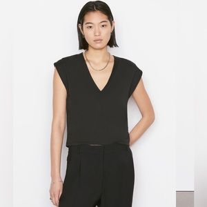 NWOT Frame Le High Rise V Neck Tee 100% Cotton Size Small